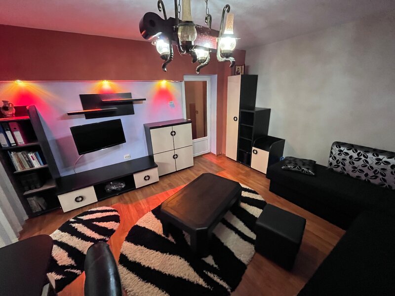 Calimanesti Apartament 2 camere + boxa + garaj Suprafata totala: 69,75 mp