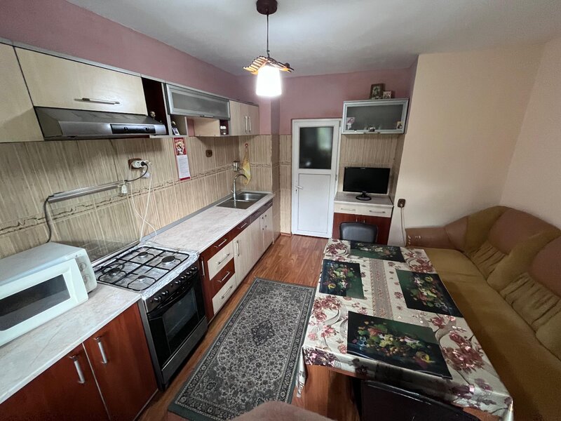 Calimanesti Apartament 2 camere + boxa + garaj Suprafata totala: 69,75 mp