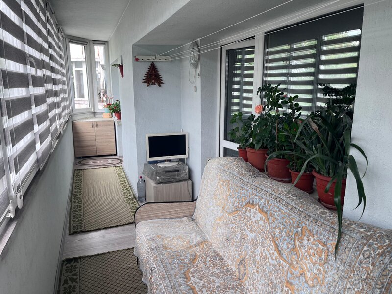 Calimanesti Apartament 2 camere + boxa + garaj Suprafata totala: 69,75 mp