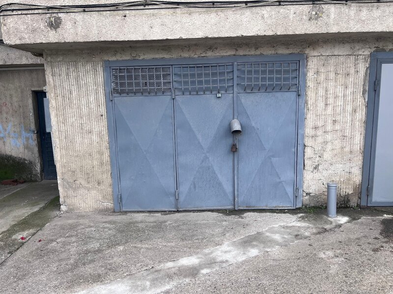 Calimanesti Apartament 2 camere + boxa + garaj Suprafata totala: 69,75 mp