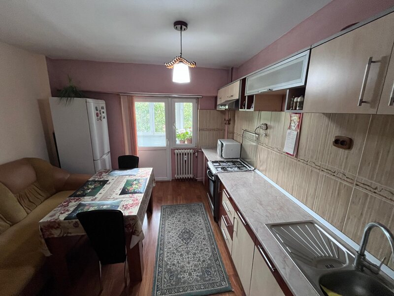 Calimanesti Apartament 2 camere + boxa + garaj Suprafata totala: 69,75 mp