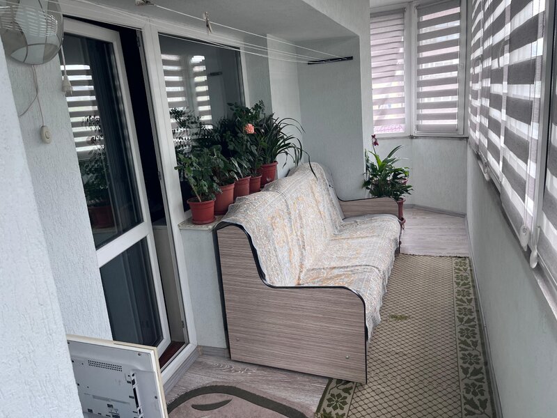 Calimanesti Apartament 2 camere + boxa + garaj Suprafata totala: 69,75 mp